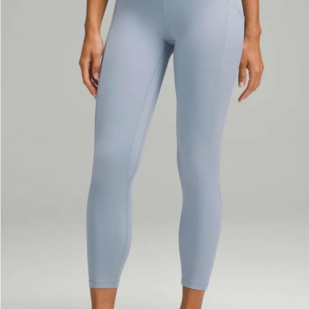 Lululemon Align HR Pant w/ Pockets 25" Pastel Blue Lined - Picture 2 of 8